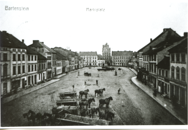 Bartenstein, Marktplatz mit Heilsberger Tor