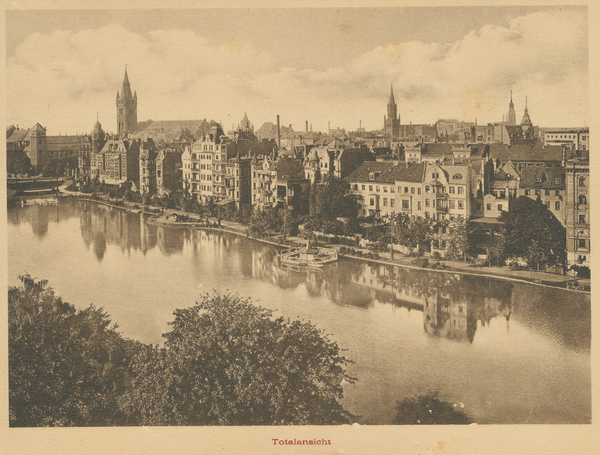 Königsberg (Pr.), Schlossteichpromenade mit Blick auf das Schloss