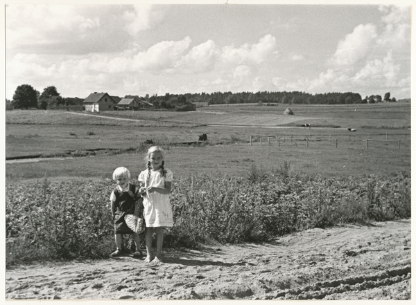 Masuren wo?, Kinder auf einem Feldweg in masurischer Landschaft