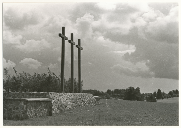 Bartossen, Masurisches Golgatha-Heldengrab, Drei Kreuze