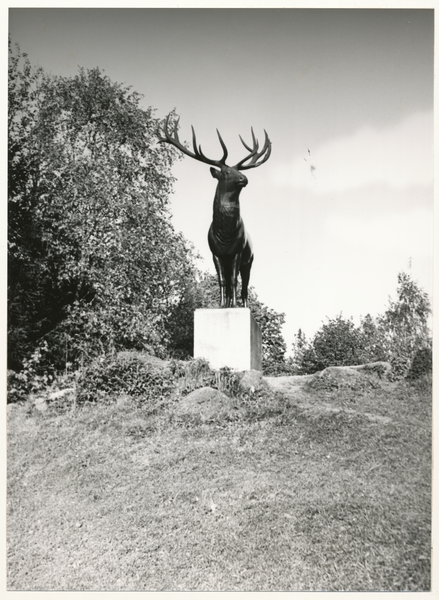 Jagdhaus Rominten, Hirschstandbild