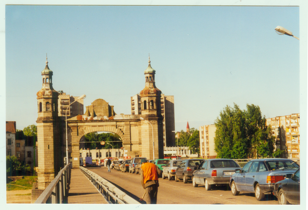 Tilsit, Blick von der Luisenbrücke zur Neuen Katholischen Kirche