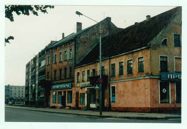 Tilsit, Deutsche Straße, Bruderhaus, Geschäft Raudies und Bugenings und ein Neubau