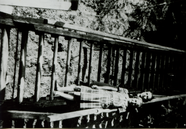 Friedland (Ostpr.), Holztreppenaufgang am hohen Ufer des toten Allearms