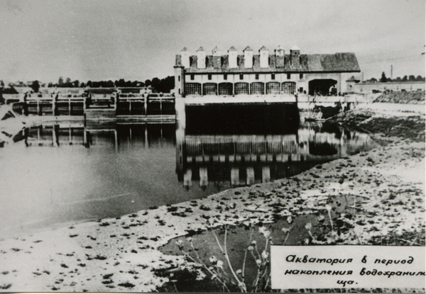 Friedland (Ostpr.) (Правдинск), Kraftwerk, Krafthaus von der Stauseite bei abgelassenem Wasser