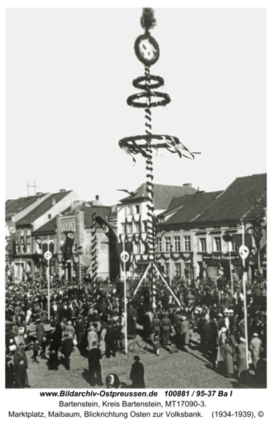 Bartenstein, Marktplatz, Maibaum, Blickrichtung Osten zur Volksbank