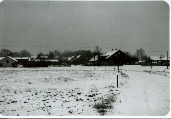 Kraftshagen, Ortsansicht vom Ausgang des ehem. Gutshofes in Richtung "Altes Dorf" Winteraufnahme)