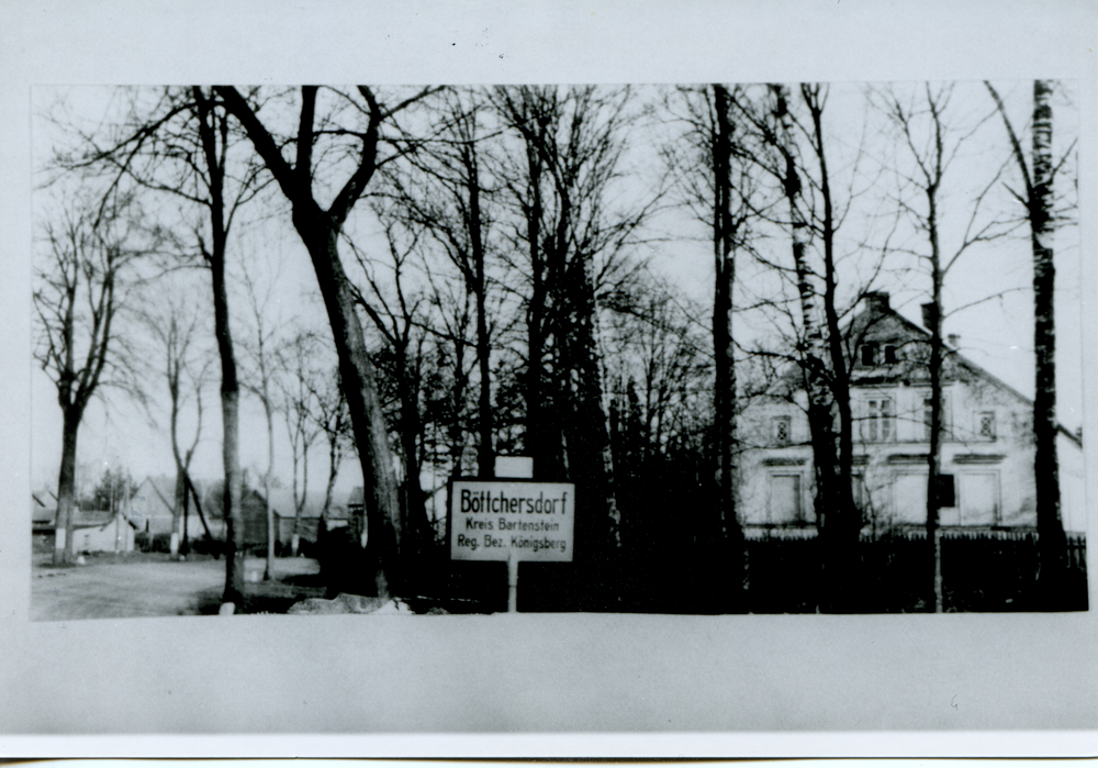 Böttchersdorf, Nordwestlicher Ortseingang aus Richtung Bahnhof kommend