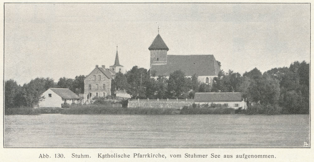 Stuhm, Stadt, Kath. Pfarrkirche, Blick vom Stuhmer See aus