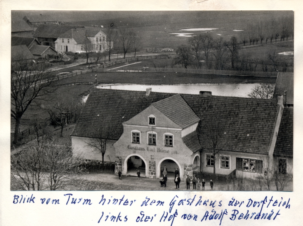 Löwenstein, Gasthaus Briese, im Hintergrund links Bauernhof Adolf Behrendt