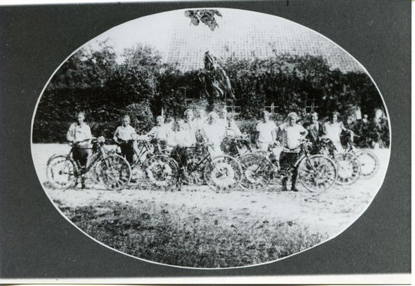 Gallingen Kr. Bartenstein, Schulfest, Radfahrergruppe...