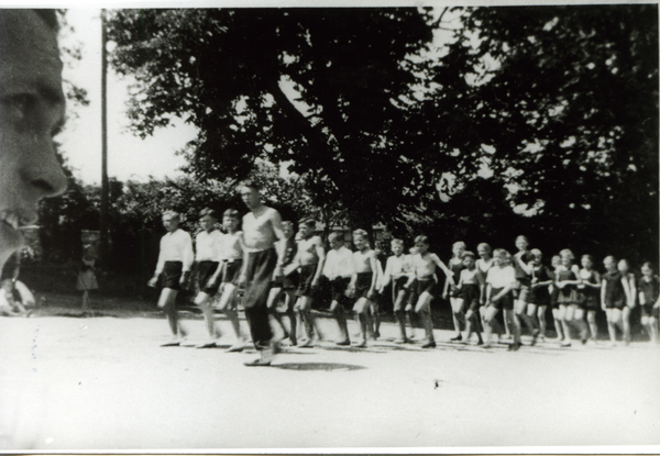 Gallingen Kr. Bartenstein, Schulsport auf dem Schulhof