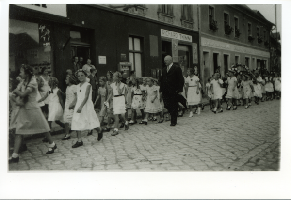 Schippenbeil, Schulfest, Umzug der Kinder