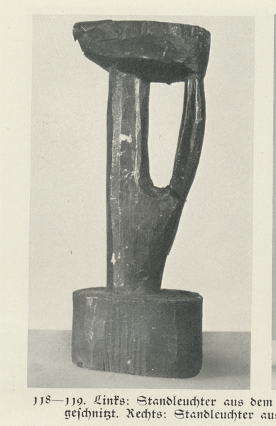 Memelgebiet, Standleuchter aus einem Baumstück geschnitzt