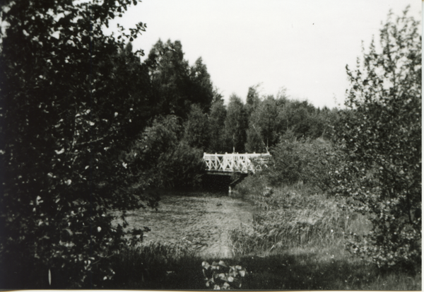 Pohiebels Kr. Bartenstein, Gut, Brücke über die Verbindung zwischen Stausee und "Karpfenteich"