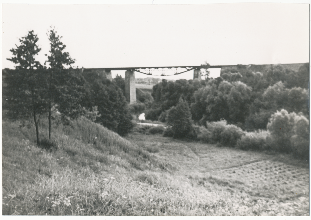 Darkehmen, Eisenbahnbrücke