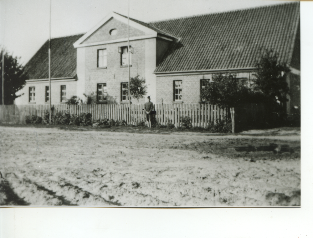 Heyde Kr. Bartenstein, Gut, Vierfamilienhaus für Kutscher, Schweizer, Schmied und Gärtner