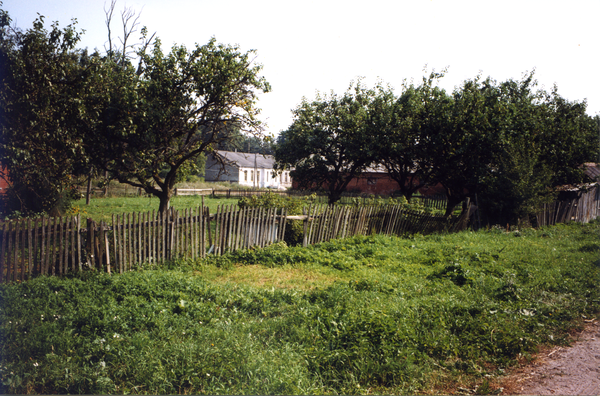 Heyde Kr. Bartenstein (Костюковка),  Gut, Blick von der Dorfstraße zum Gutshaus