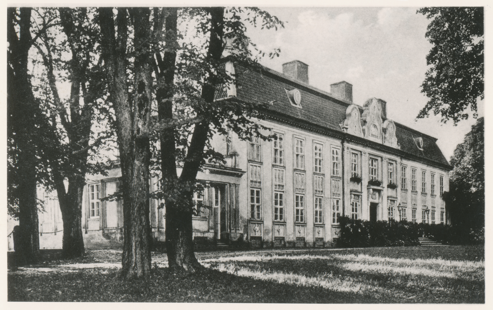 Wildenhoff, Schloss, Auffahrtseite