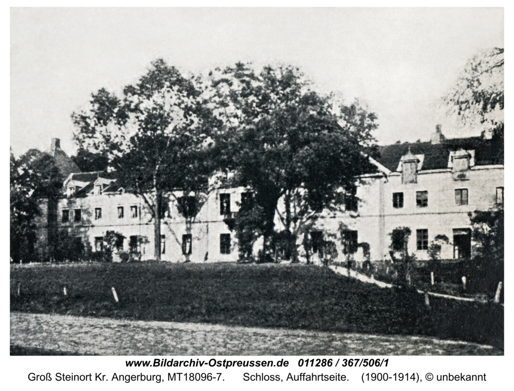 Groß Steinort Kr. Angerburg, Schloss, Auffahrtseite