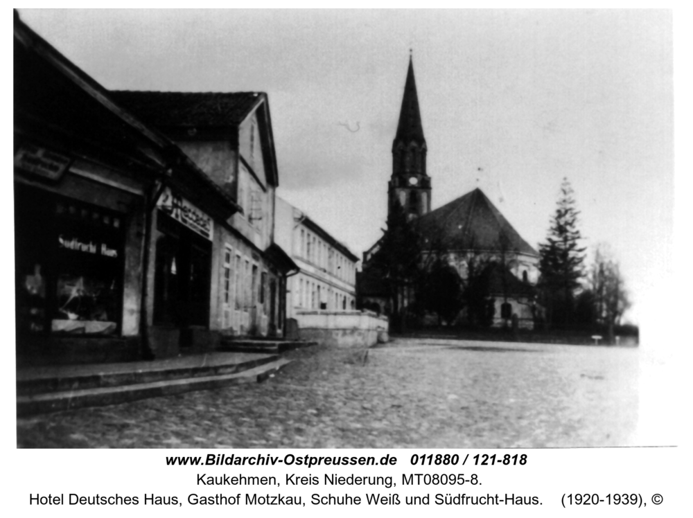 Kuckerneese. Am Markt mit Kirche, Hotel Deutsches Haus, Gasthof Motzkau, Schuhe Weiß und Südfrucht-Haus