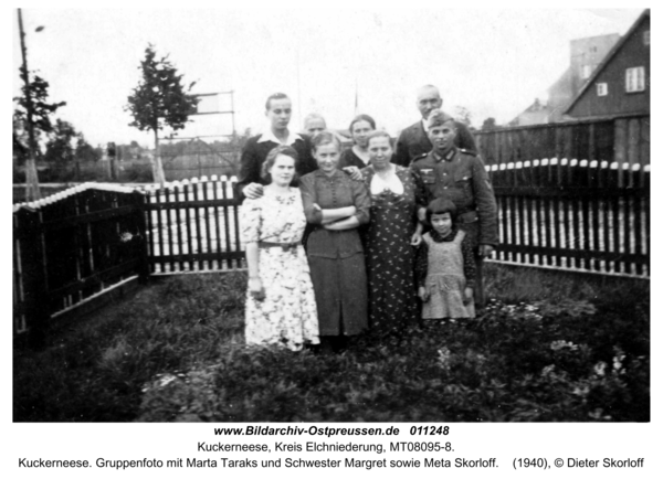 Kuckerneese. Gruppenfoto mit Marta Taraks und Schwester Margret sowie Meta Skorloff