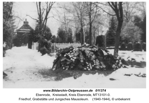 Ebenrode, Friedhof, Grabstätte und Jungsches Mausoleum