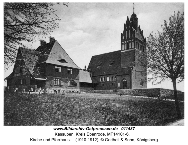 Kassuben, Kirche und Pfarrhaus