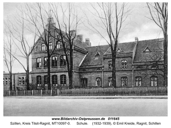 Schillen, Schule
