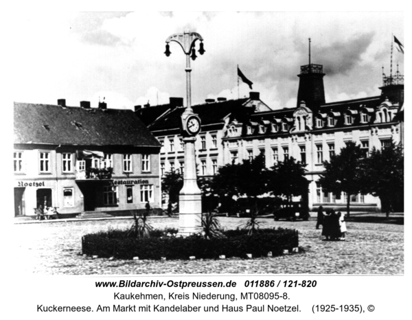 Kuckerneese. Am Markt mit Kandelaber und Haus Paul Noetzel