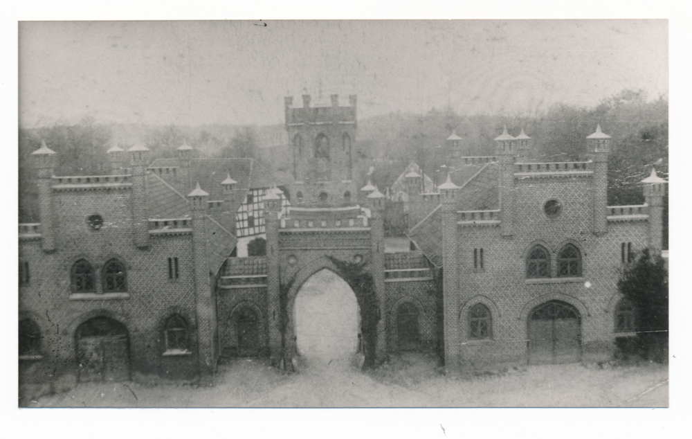 Gallingen Kr. Bartenstein, Schloß, Torhaus von der Hofseite