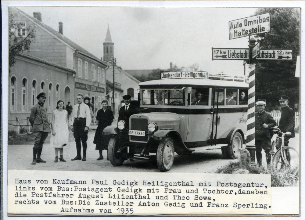 Heiligenthal, Postbus vor dem Haus des Kaufmanns Paul Gedigk mit Postagentur