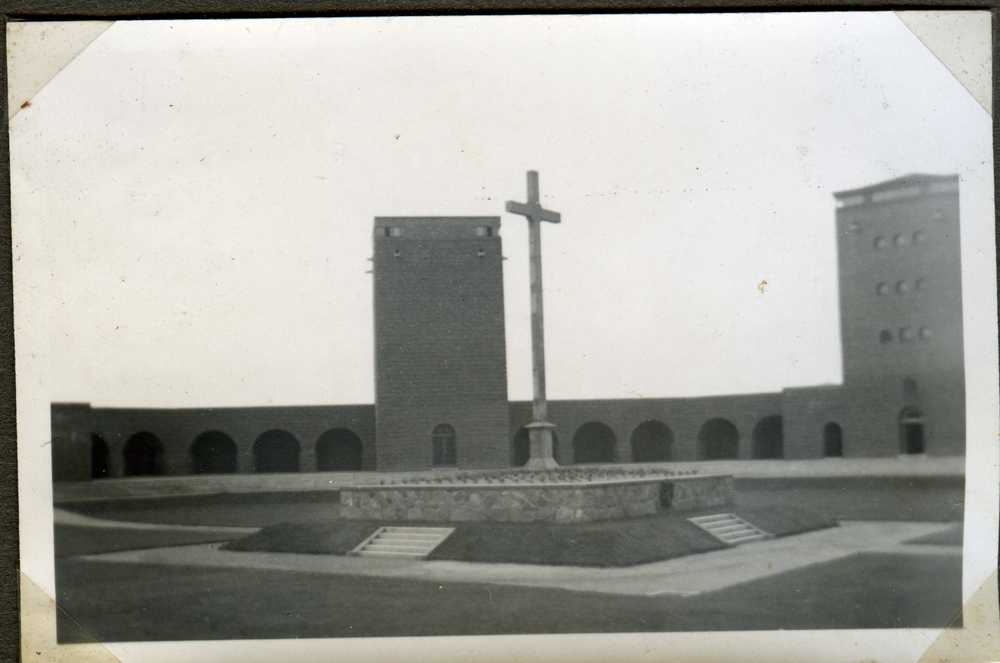 Hohenstein Kr. Osterode, Tannenberg-Denkmal, Innenhof vor der Vertiefung und Umgestaltung