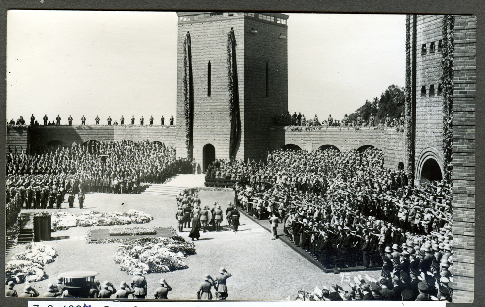 Hohenstein Kr. Osterode, Tannenberg-Nationaldenkmal, Beisetzung Hindenburgs