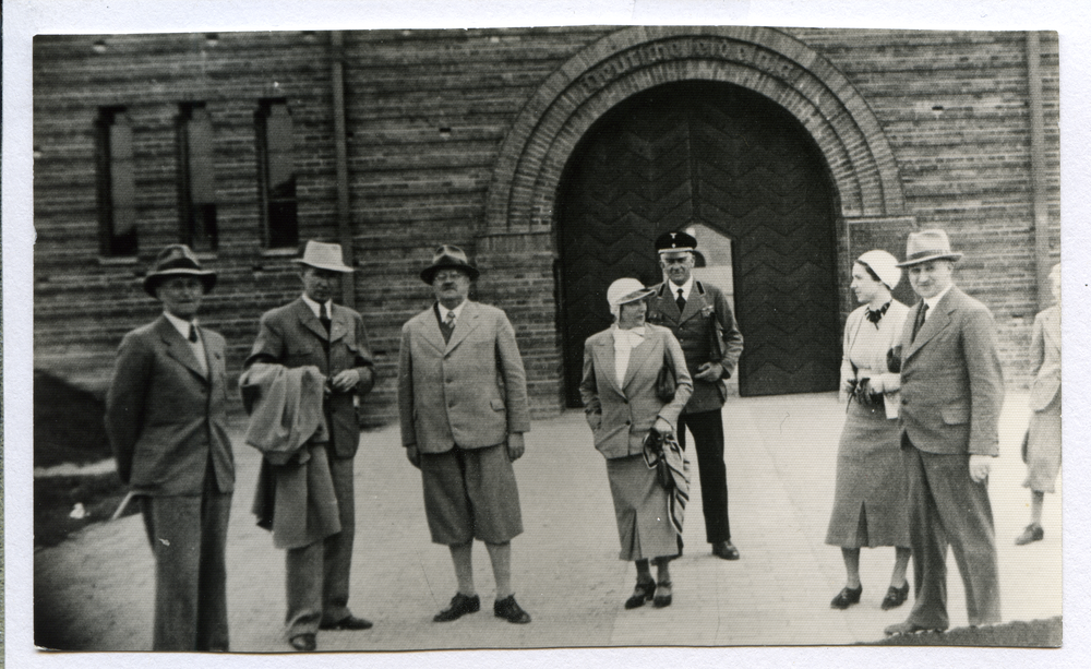 Hohenstein Kr. Osterode, Reichsehrenmal Tannenberg, Besuch von Staatssekretär Meissner und den Brüdern Krüger, den Denkmalarchitekten