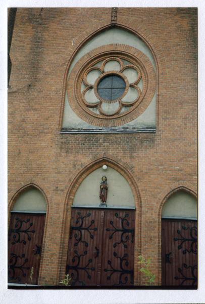 Liebemühl (Miłomłyn), Kath. Kirche, Portalteilansicht