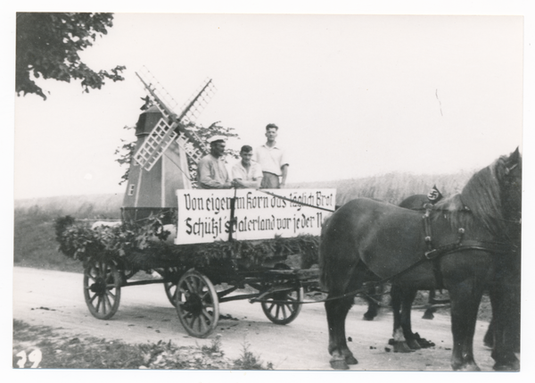 Gallingen Kr. Bartenstein, 600 Jahrfeier, Festwagen mit der Gallinger Mühle