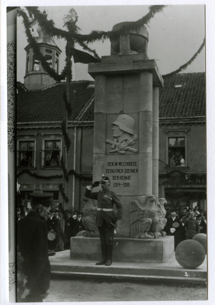 Liebemühl, Markt, Einweihung des Kriegerdenkmals