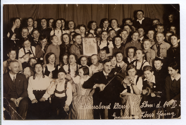 Liebemühl, Stadtschule (Volksschule ?), Elternabend der Kl. 10 mit Schülern als Hermann-Löns-Ehrung