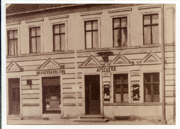 Liebemühl, Adler-Apotheke