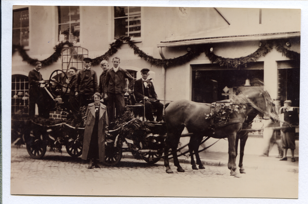 Liebemühl, 600-Jahrfeier, Festzug, Wagen der Belegschaft der Schmiede (?) Hedwig Mattern