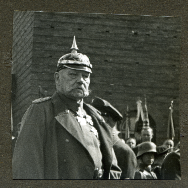 Hohenstein Kr. Osterode, Tannenberg-Nationaldenkmal, Gedenkfeier, Hindenburg