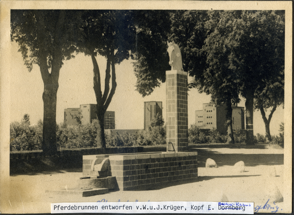 Hohenstein Kr. Osterode, Pferdebrunnen (Pferdetränke) am Tannenberg-Krug