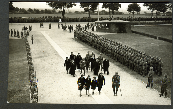 Hohenstein Kr. Osterode, Reichsehrenmal Tannenberg, Überführung von Hindenburgs Sarg in die Gruft