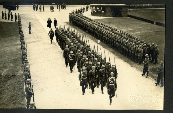 Hohenstein Kr. Osterode, Reichsehrenmal Tannenberg, Überführung von Hindenburgs Sarg in die Gruft