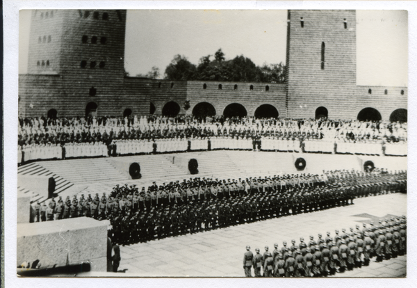 Hohenstein Kr. Osterode, Reichsehrenmal Tannenberg, Kundgebung des Deutschen Roten Kreuzes