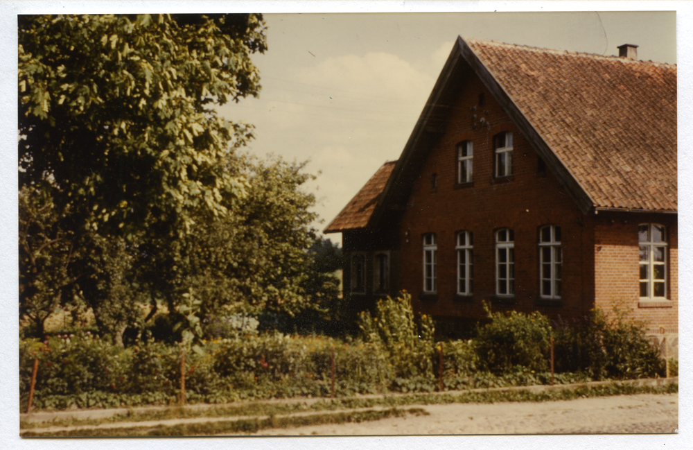 Mispelsee (Jemiołowo),  Schule, Ostgiebel