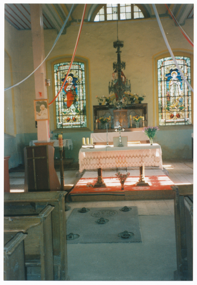 Eibenburg (Dąbrówka), Kirche, Innen