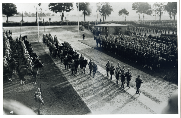 Hohenstein Kr. Osterode,  Eintreffen von Hindenburgs Sarg am Tannenberg-Nationaldenkmal