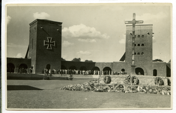 Hohenstein Kr. Osterode, Tannenberg-Nationaldenkmal, Nach der Beisetzung Hindenburgs